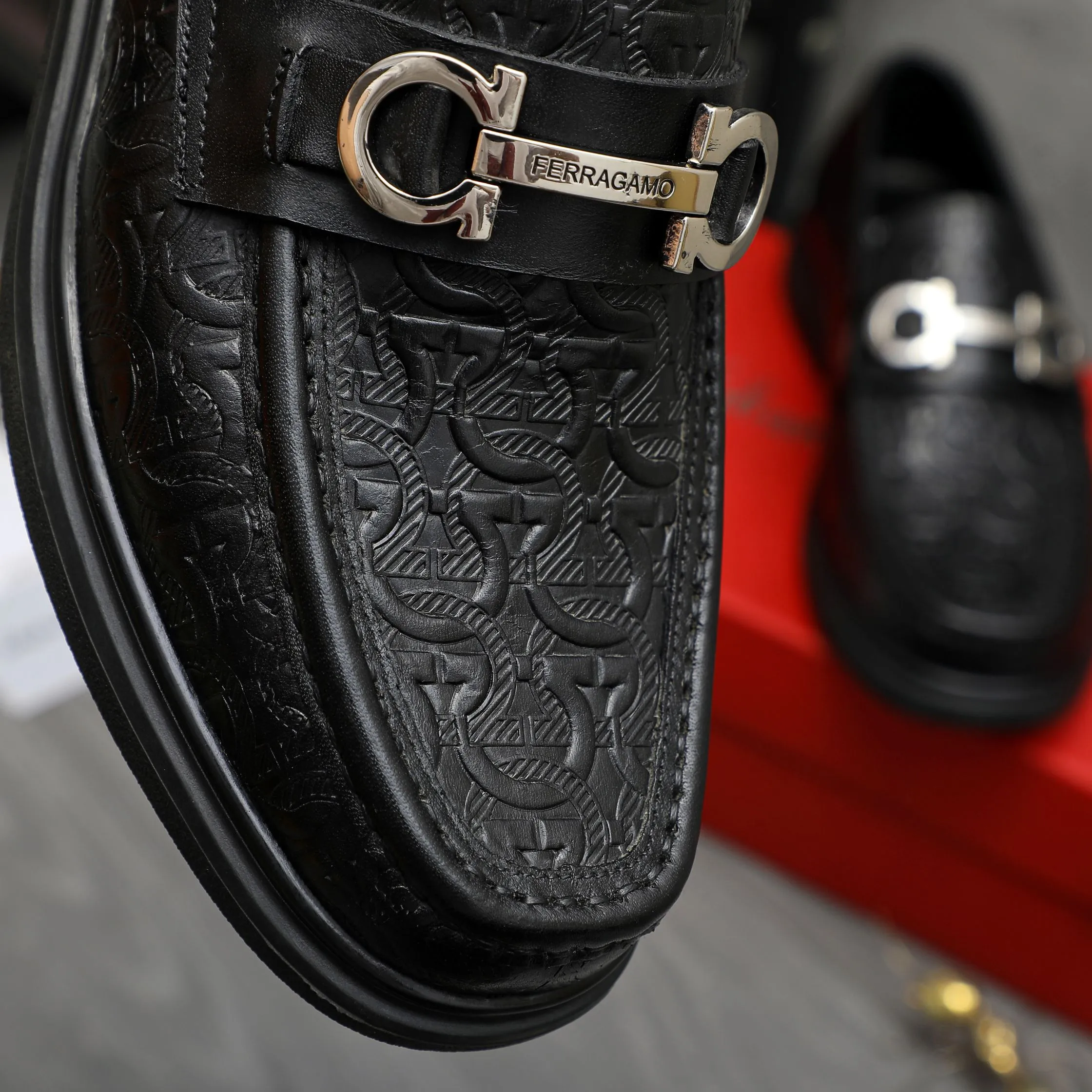Men's shoes 💰p460 Product trademark: Ferragamo " Ferragamo ] Business slip-on leather shoes Regular size: 38-45 Product material: Selected embossed cowhide upper, cowhide lining, rubber outsole